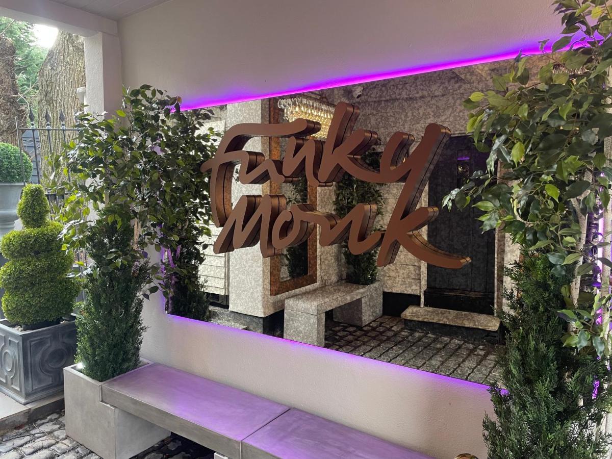 Funky Monk Hotel Epping Ngoại thất bức ảnh